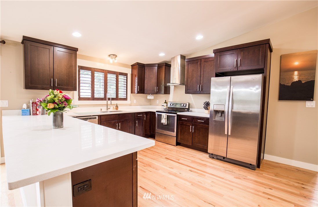 3914 Northeast 10th Street Renton, WA 98056 - Photo 9 of 25