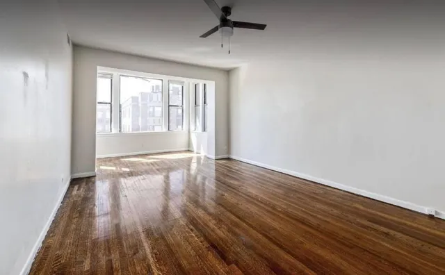 $1,300 | 6737 South East End Avenue, Unit 3N, Chicago, IL 60649