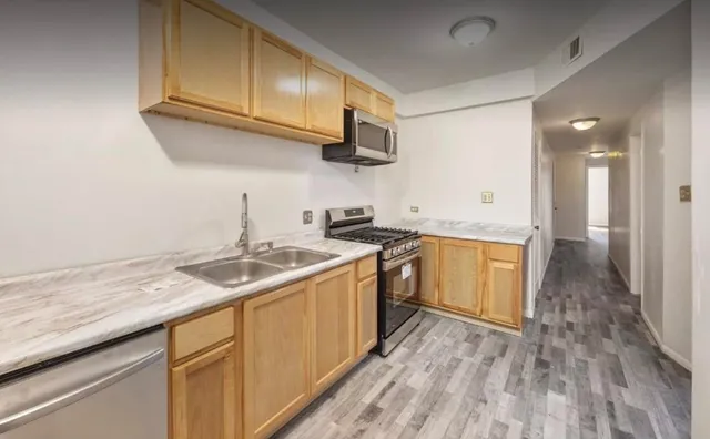 $1,300 | 6737 South East End Avenue, Unit 3N, Chicago, IL 60649