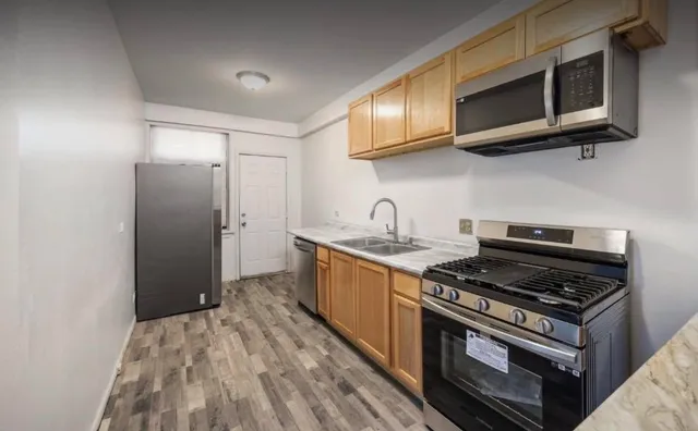$1,300 | 6737 South East End Avenue, Unit 3N, Chicago, IL 60649