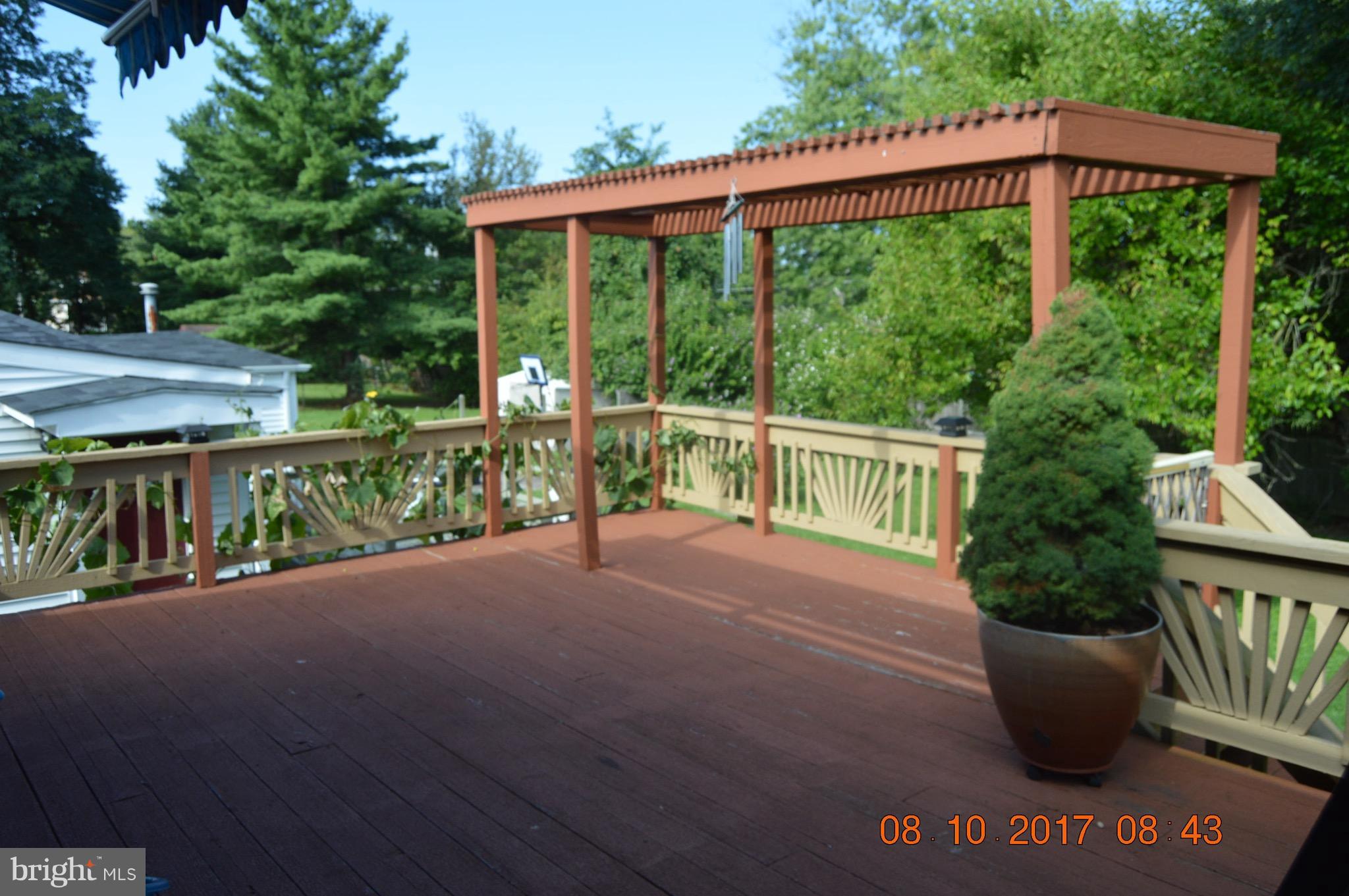17 Rollwin Road Baltimore, MD 21244 - Photo 13 of 29 a view of an outdoor space with a porch