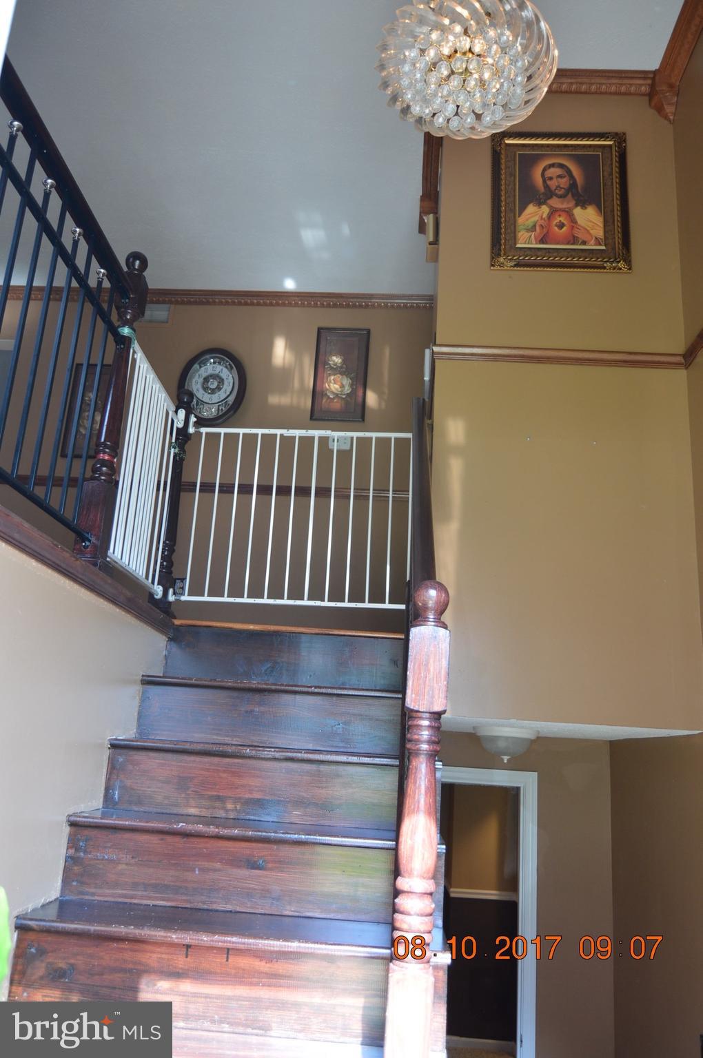 17 Rollwin Road Baltimore, MD 21244 - Photo 4 of 29 a view of entryway