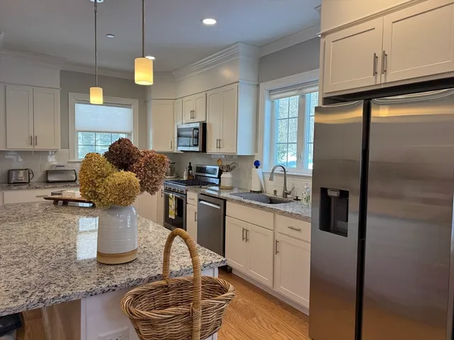 $4,150 | 165 Cambridge Road, Unit 13, Woburn, MA 01801