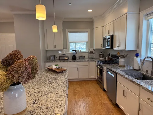 $4,150 | 165 Cambridge Road, Unit 13, Woburn, MA 01801