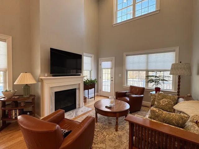 $4,150 | 165 Cambridge Road, Unit 13, Woburn, MA 01801