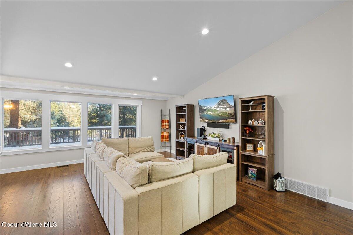 2447 East Garwood Road Hayden, ID 83835 - Photo 11 of 56 Living Room
