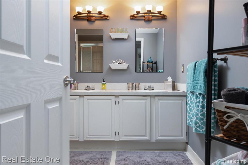 223 Union Drive Rochester, MI 48307 - Photo 21 of 37