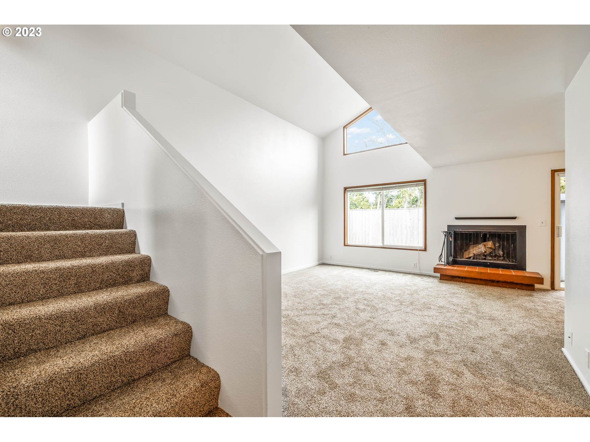 2710 Harlow Road Eugene, OR 97401 - Photo 4 of 25 Gallery Image 4