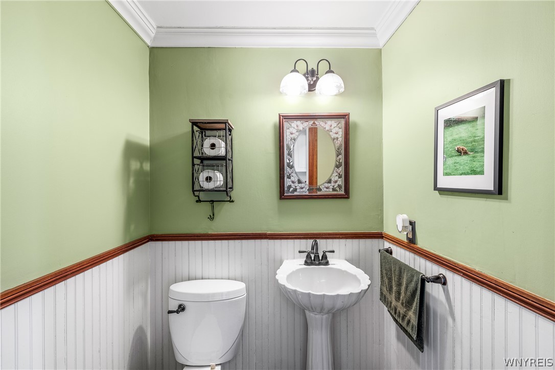 5910 Salt Road Clarence, NY 14031 - Photo 12 of 43 1/2 bath 1ST floor, near Butler's Pantry