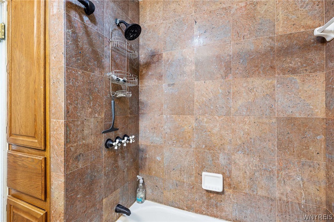 5910 Salt Road Clarence, NY 14031 - Photo 36 of 43