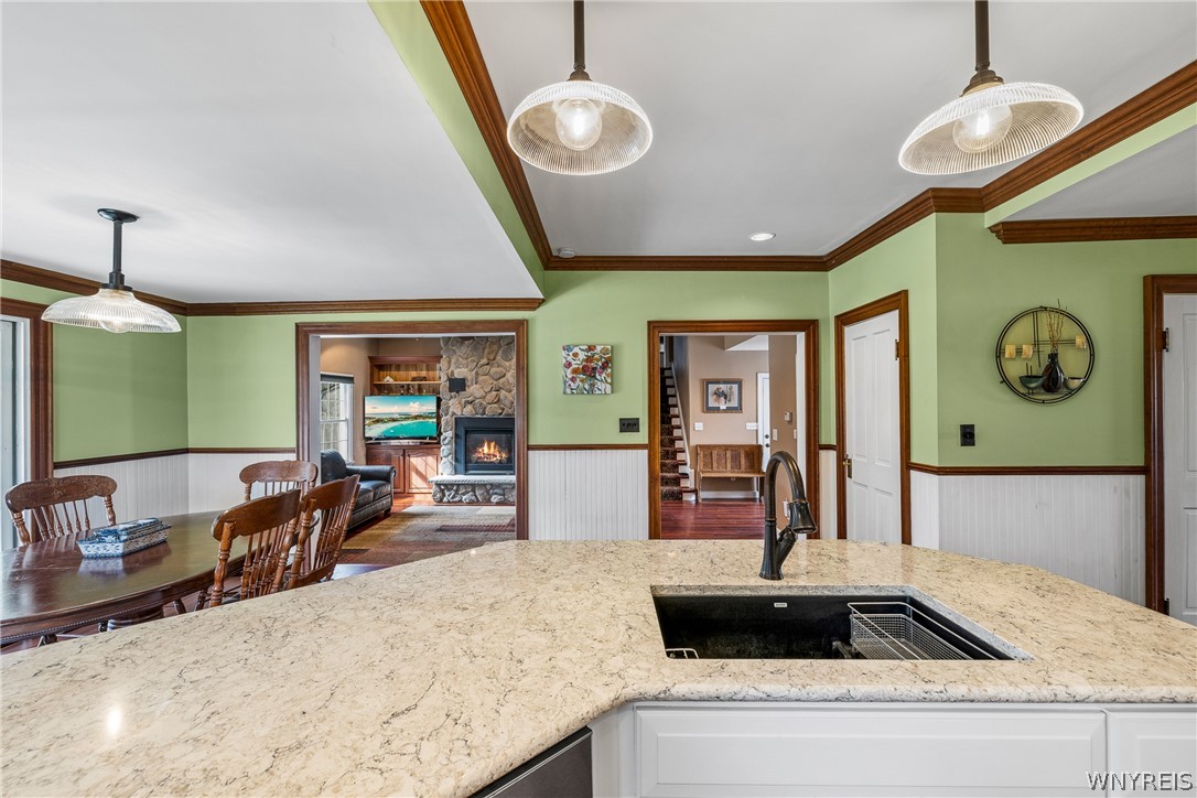 5910 Salt Road Clarence, NY 14031 - Photo 5 of 43 Butler's Pantry n Rear of photo