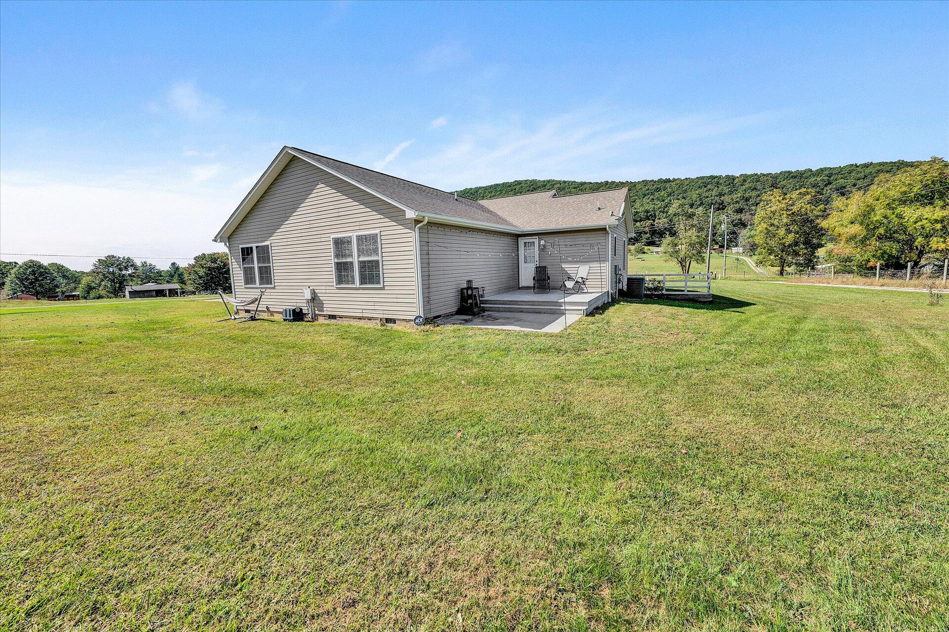 2114 Pico Road Buchanan, VA 24066 - Photo 36 of 44 36-DSC00556