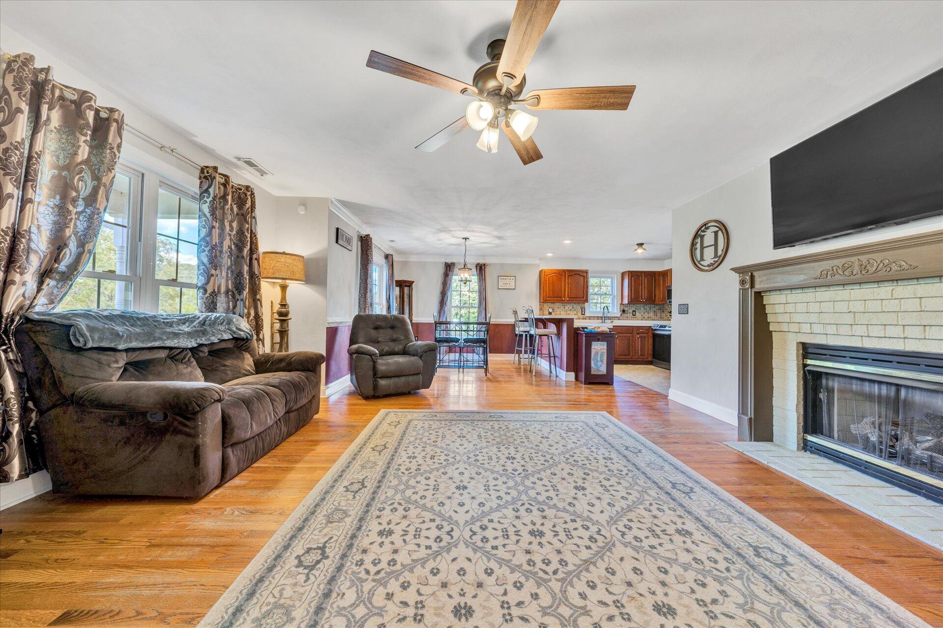 2114 Pico Road Buchanan, VA 24066 - Photo 7 of 44 06-DSC00460