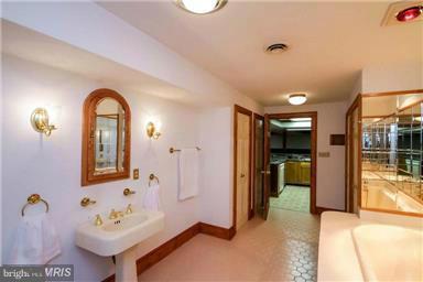 6612 Stanley Road King George, VA 22485 - Photo 27 of 30 Bath