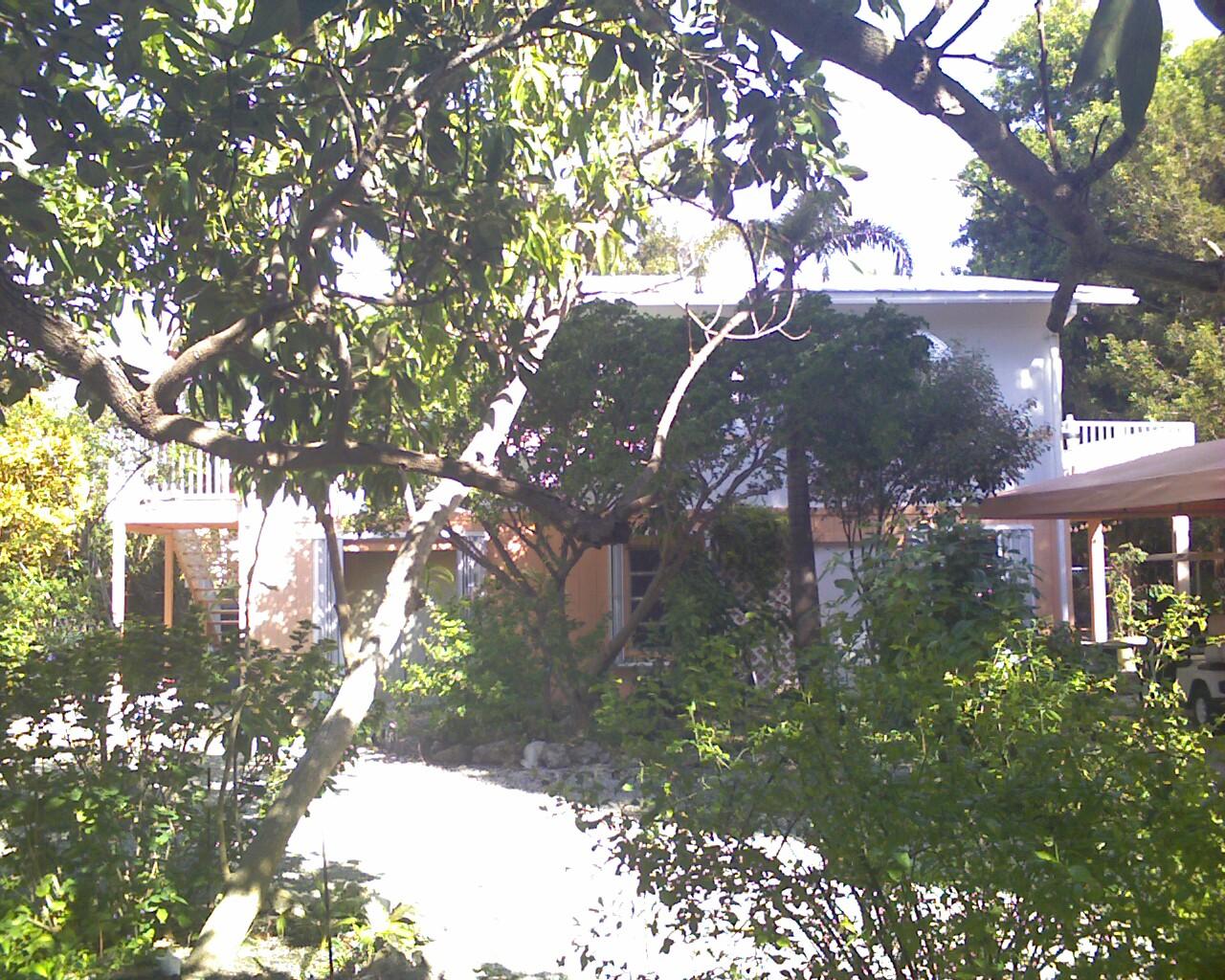 46 Dolphin Road Key Largo, FL 33037 - Photo 1 of 20 Front