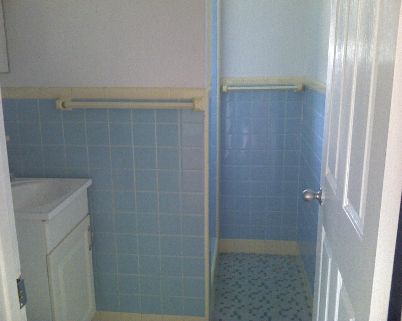 46 Dolphin Road Key Largo, FL 33037 - Photo 20 of 20 Upstairs Bathroom