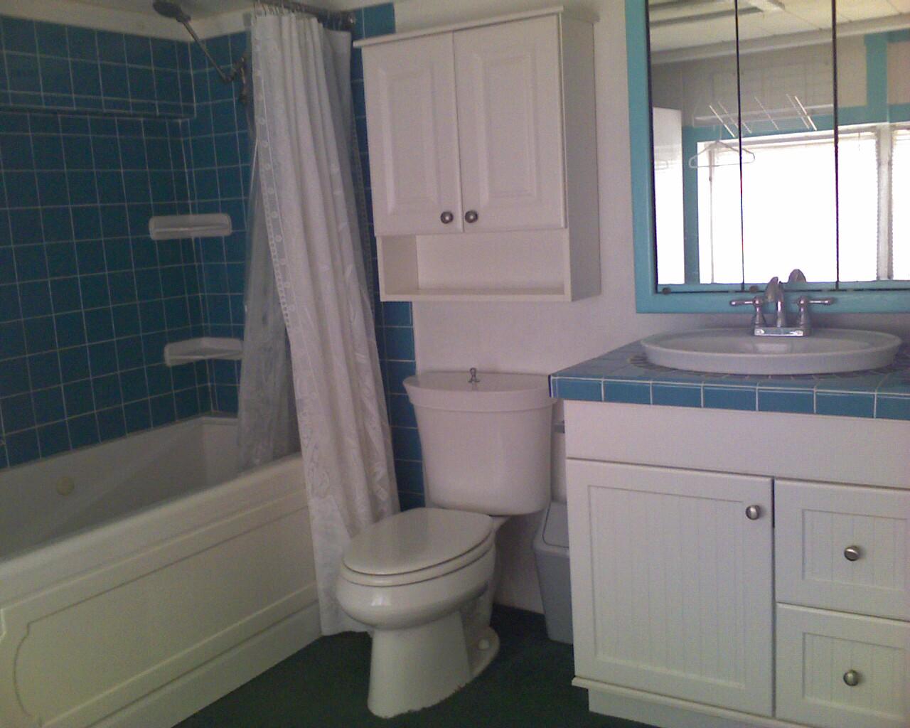 46 Dolphin Road Key Largo, FL 33037 - Photo 9 of 20 Downstairs Bathroom