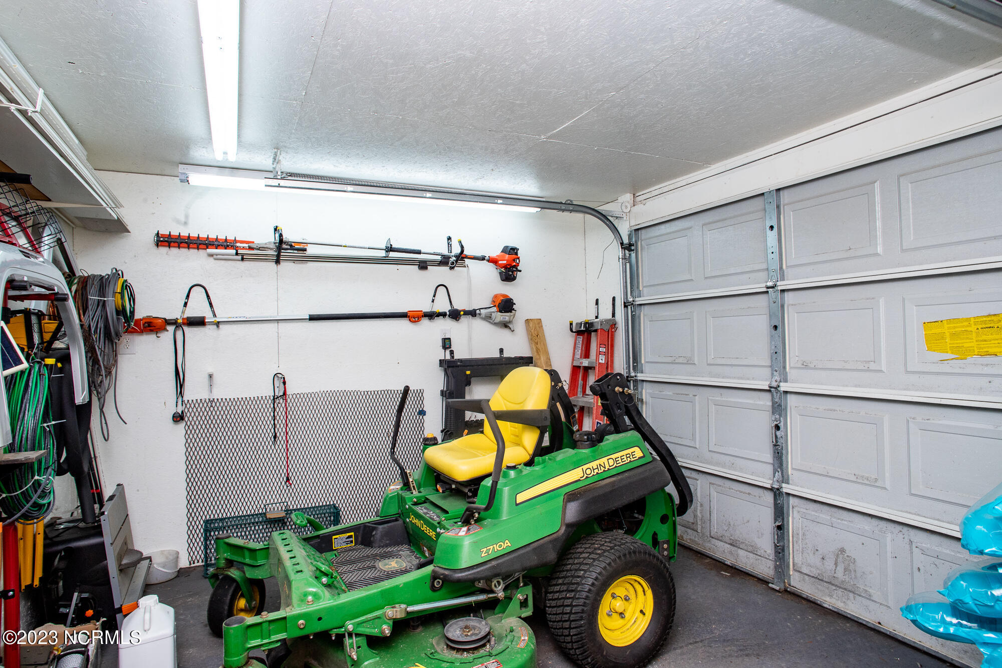 1824 Becton Farm Road Kinston, NC 28501 - Photo 33 of 38 Rear - Interior - 1 car garage & workshop