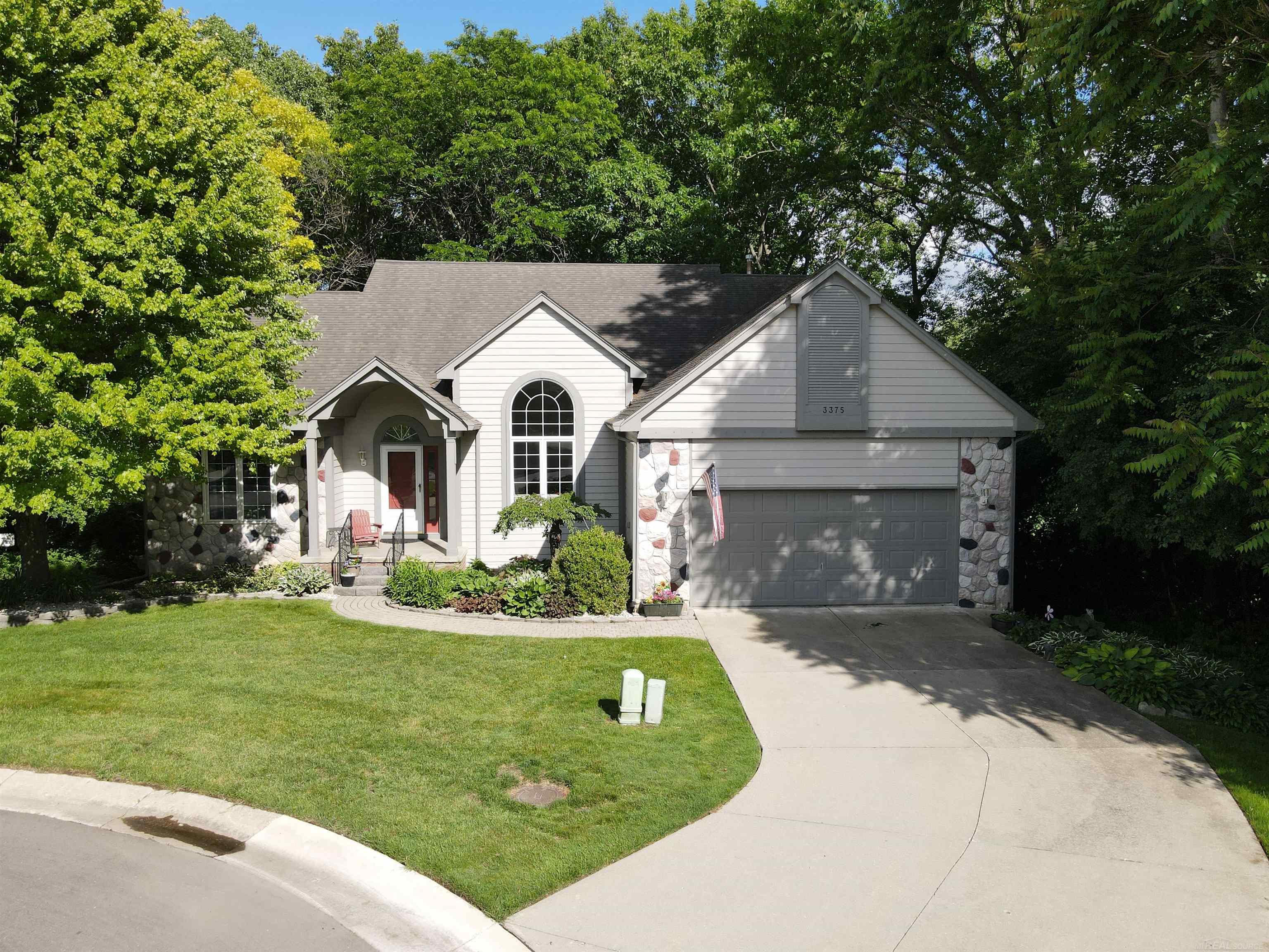 3375 Fairgrove Terrace, Unit #27 Rochester Hills, MI 48309 - Photo 2 of 41