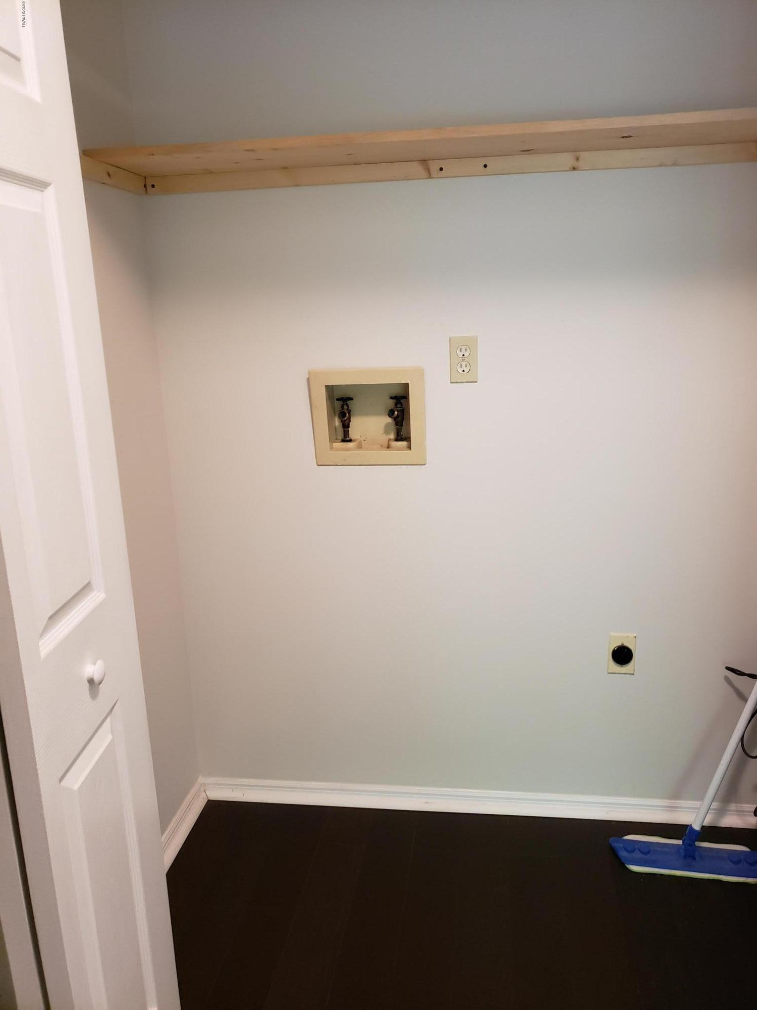 2237 Eagle Path Bushkill, PA 18324 - Photo 12 of 33 Laundry Area