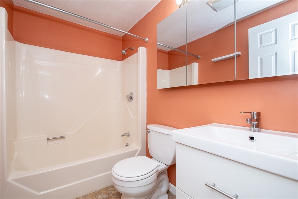 1585 Braley Road, Unit 51 New Bedford, MA 02745 - Photo 14 of 21