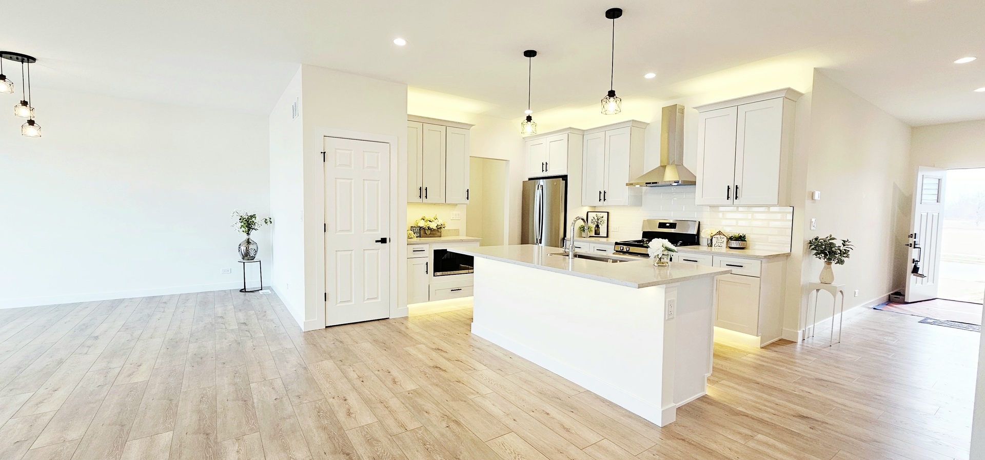 1004 Joshua Lane Genoa, IL 60135 - Photo 4 of 44