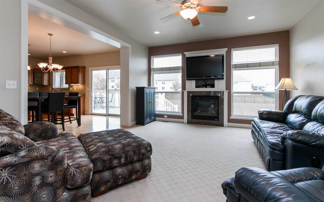 2830 Twinleaf Road Robins, IA 52411 - Photo 4 of 25 Gallery Image 4