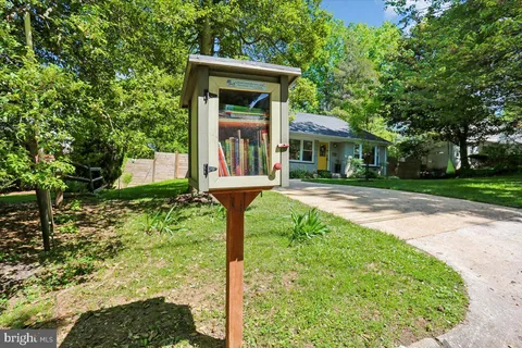 $1,200,000 | 9409 Holland Avenue, Bethesda, MD 20814