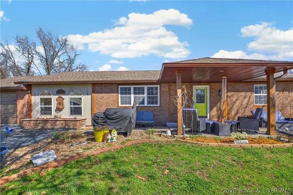 $325,000 | 186 North High Street, Camdenton, MO 65020