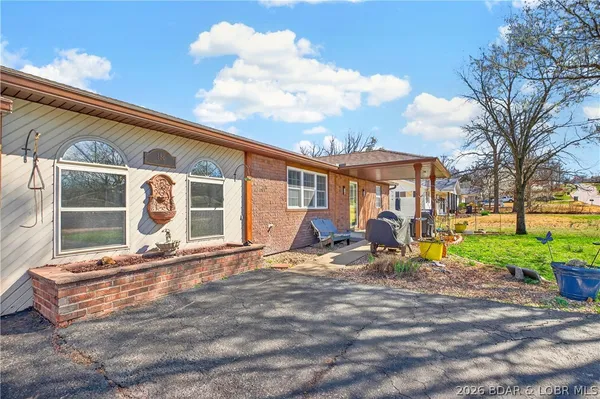 $325,000 | 186 North High Street, Camdenton, MO 65020