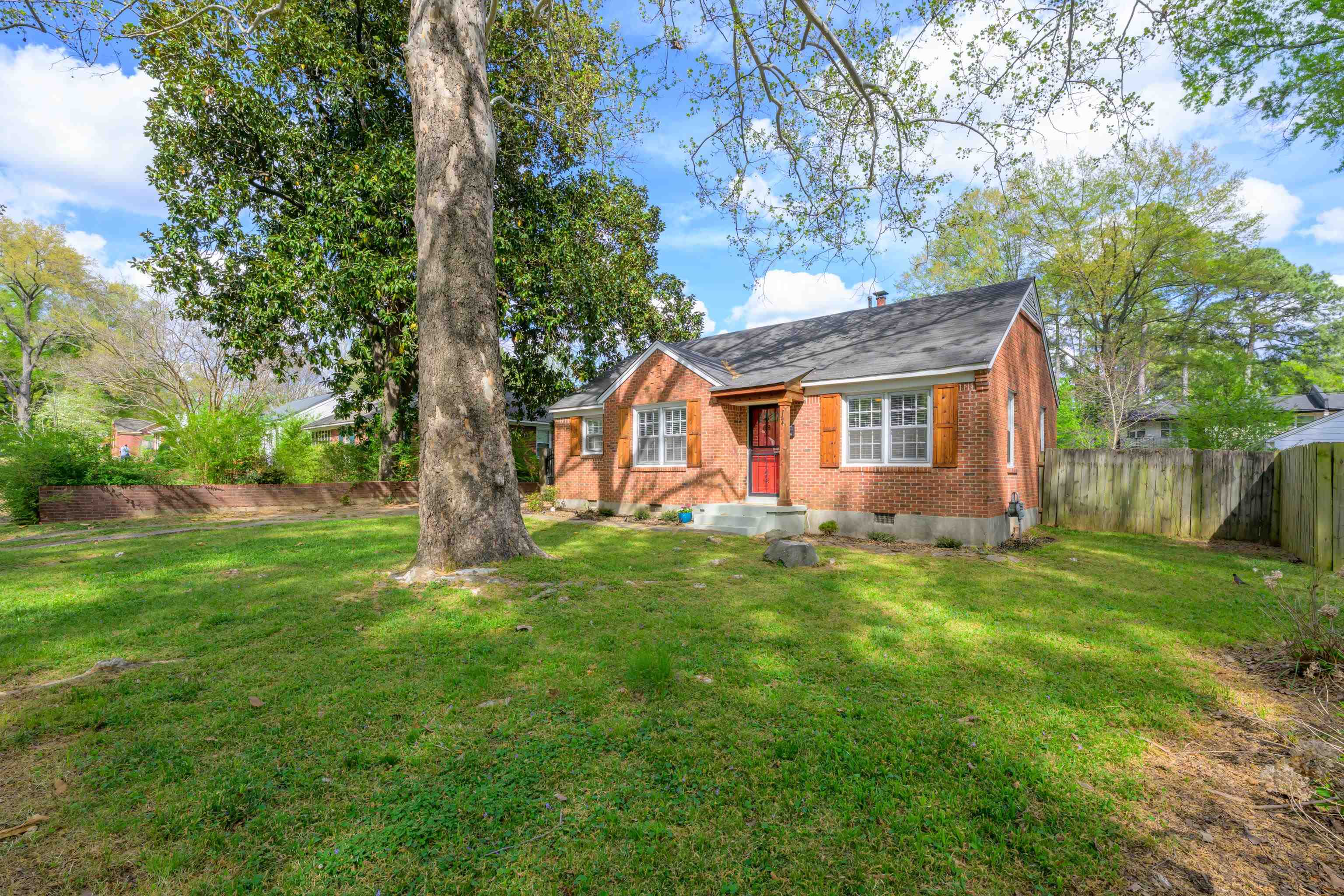 764 Moss Road Memphis, TN 38117 - Photo 2 of 29