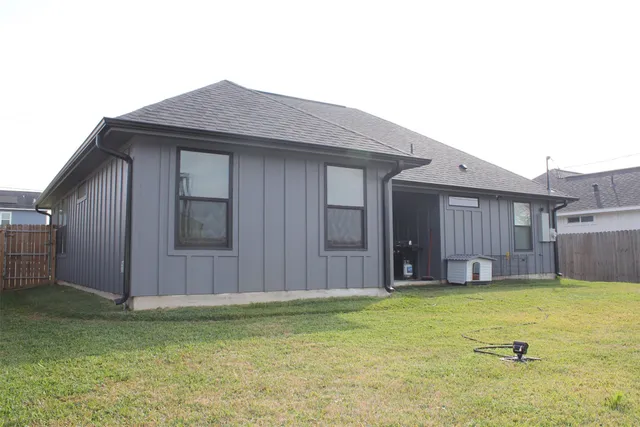 $295,000 | 7610 Avenue G, Beasley, TX 77417