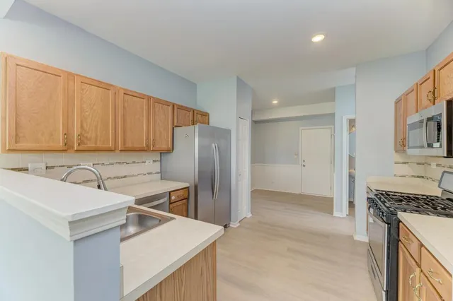 $345,000 | 2279 Reflections Drive, Aurora, IL 60502