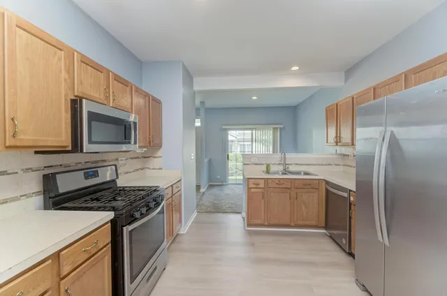 $345,000 | 2279 Reflections Drive, Aurora, IL 60502