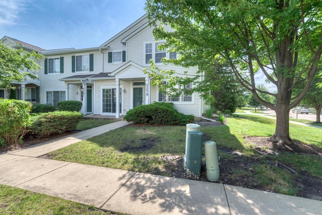 2279 Reflections Drive Aurora, IL 60502 - Photo 3 of 39