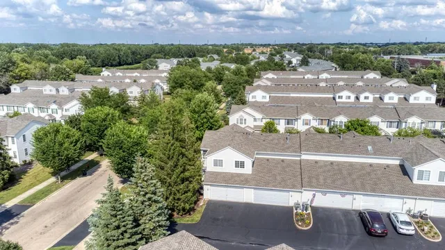 $345,000 | 2279 Reflections Drive, Aurora, IL 60502