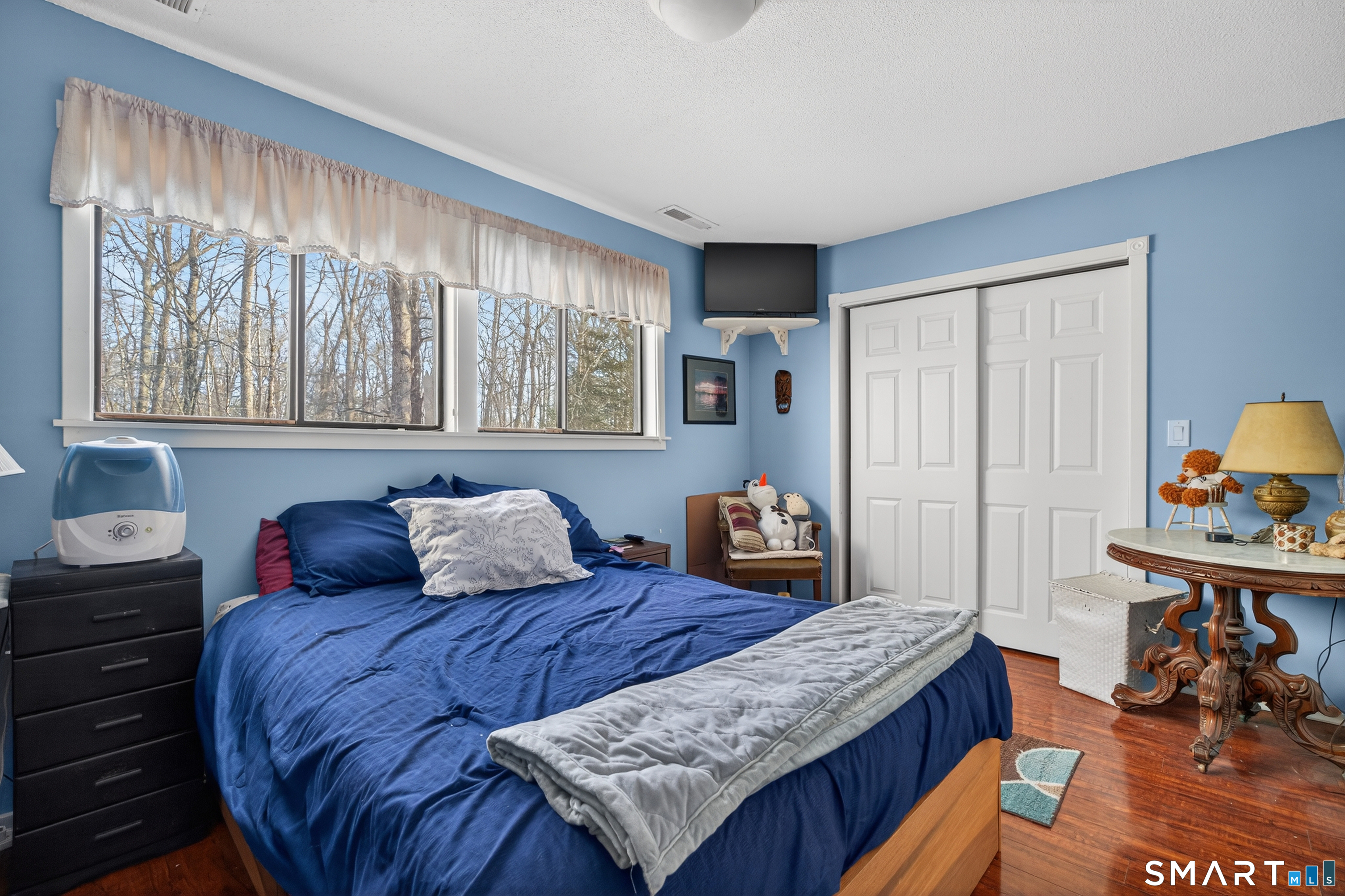 9 Upper Commons, Unit 9 Woodbury, CT 06798 - Photo 20 of 38 a bedroom with bed and window