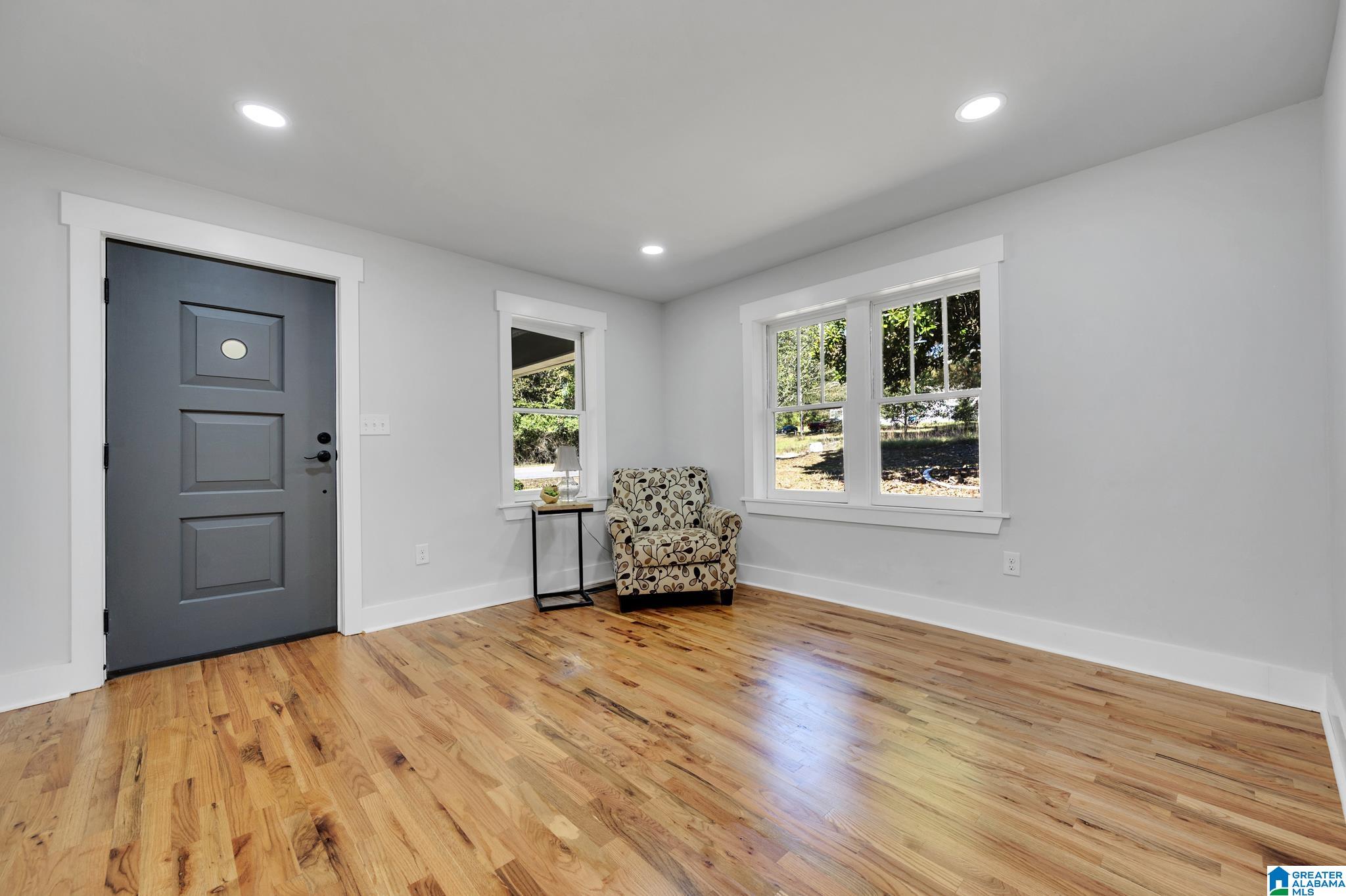 925 Loop Road Warrior, AL 35180 - Photo 4 of 28