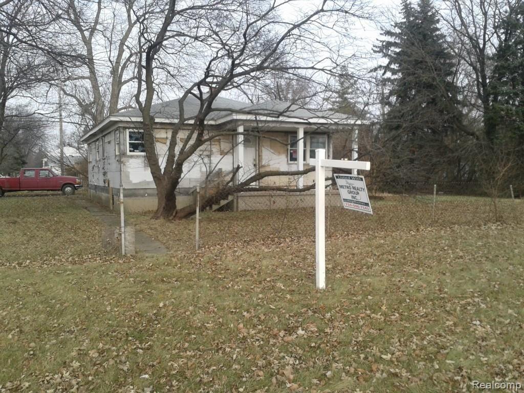 20150 Pennsylvania Road Taylor, MI 48180 - Photo 2 of 16 2013-12-01 13.14