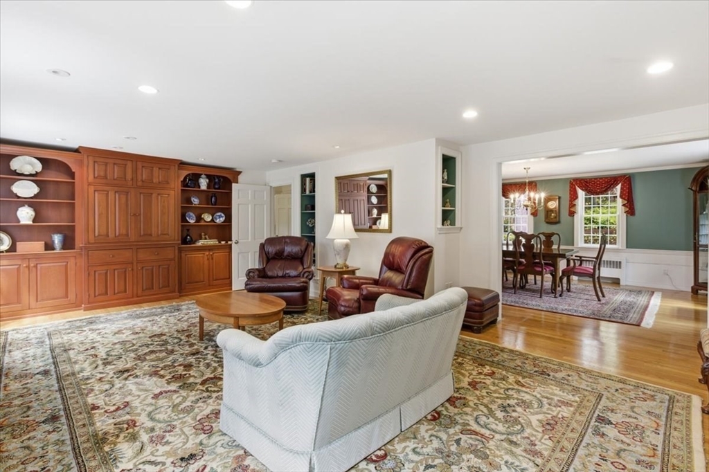 65 Walpole Street Dover, MA 02030 - Photo 12 of 41