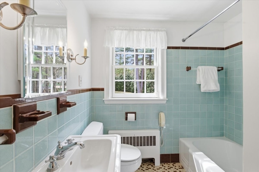 65 Walpole Street Dover, MA 02030 - Photo 22 of 41