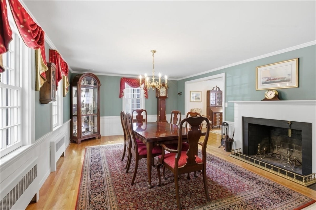 65 Walpole Street Dover, MA 02030 - Photo 4 of 41