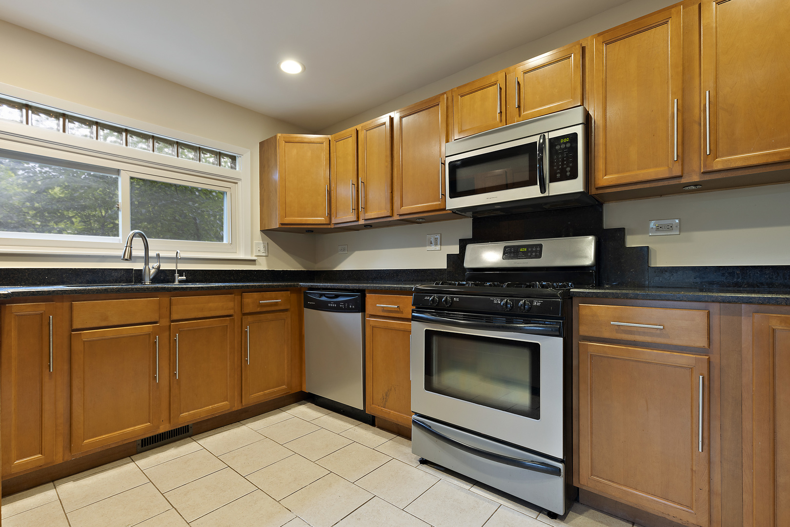 8717 Gardner Road Fox River Grove, IL 60021 - Photo 16 of 27