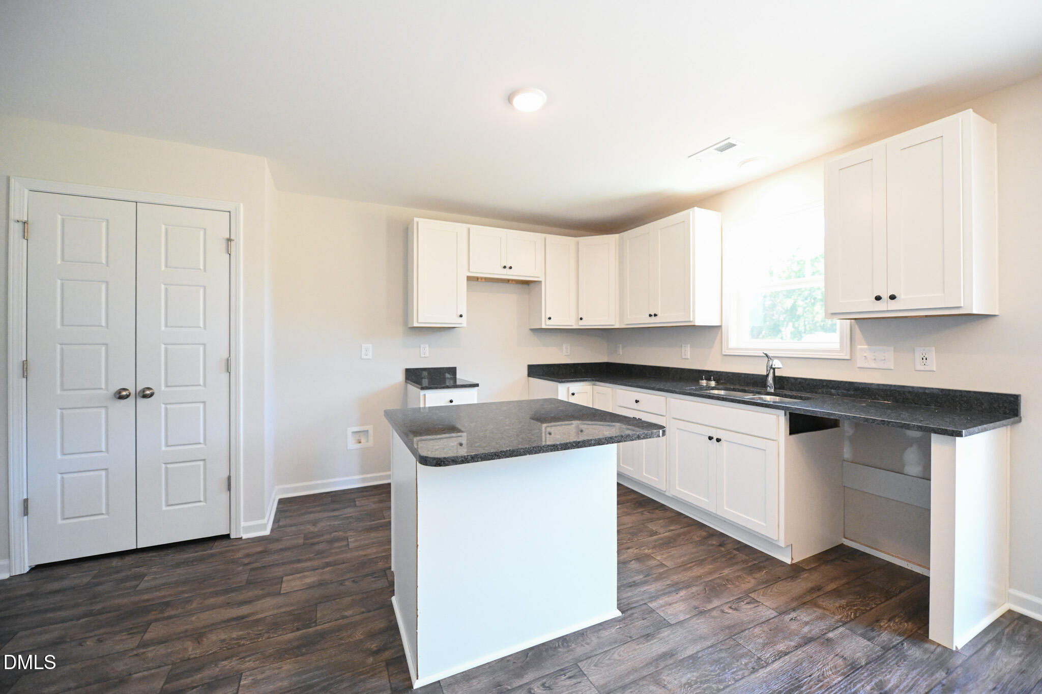 5877 Panther Drive, Unit (LOT 1) Hope Mills, NC 28348 - Photo 12 of 34 010