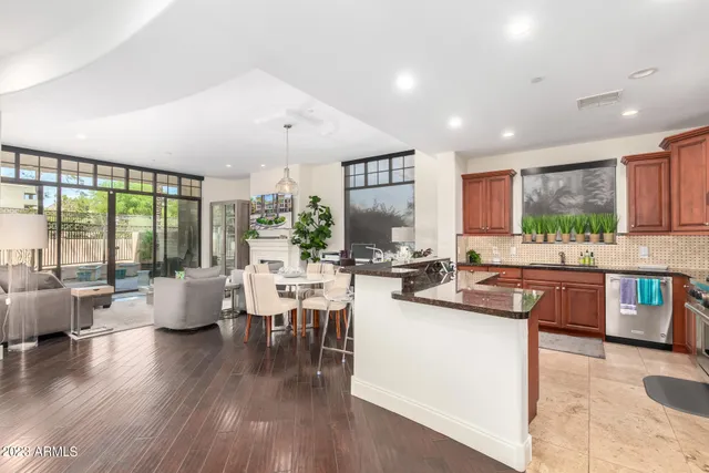 $9,000 | 8 Biltmore Estate, Unit 114, Phoenix, AZ 85016