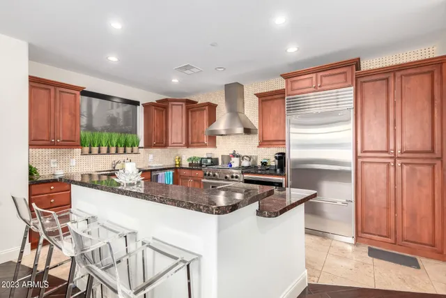 $9,000 | 8 Biltmore Estate, Unit 114, Phoenix, AZ 85016