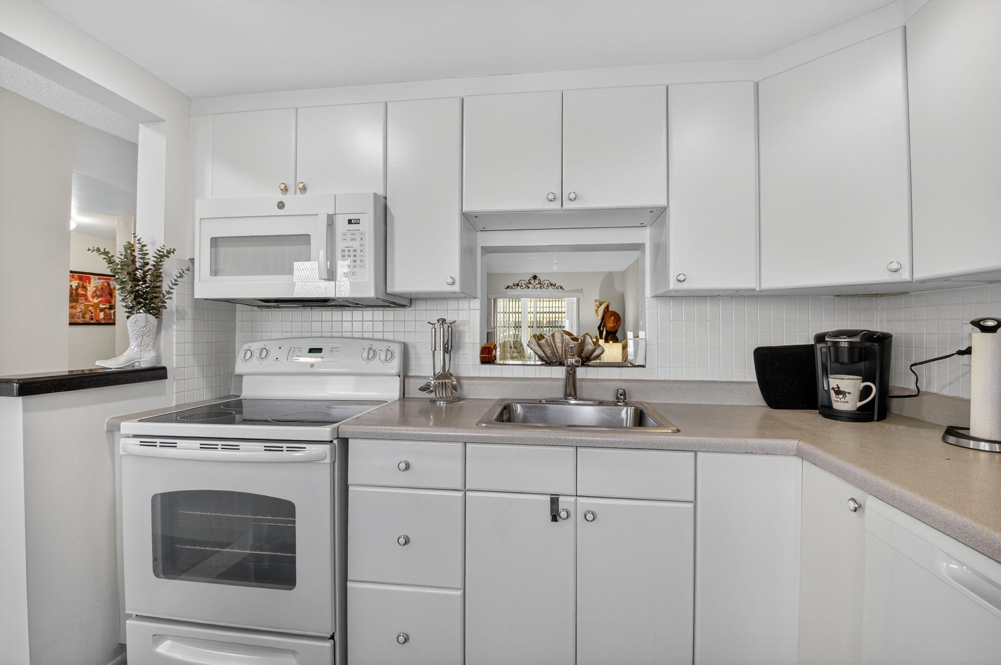 2152 Northeast 1st Way, Unit 101 Boynton Beach, FL 33435 - Photo 6 of 31 Village Royale 7