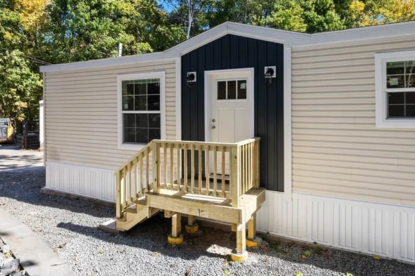 $205,000 | 98 Newbury Street, Unit 2B, Danvers, MA 01923