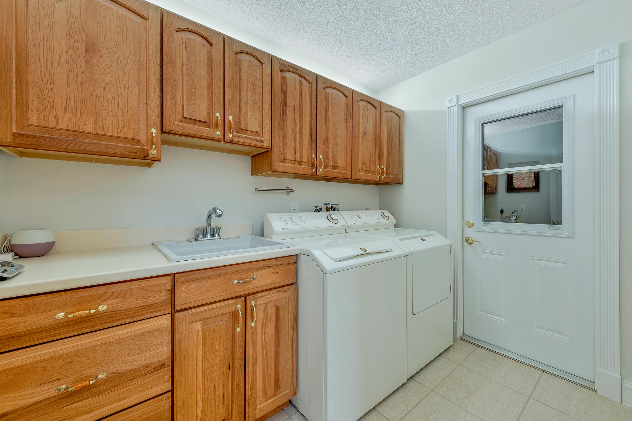323 Ridge Road Jupiter, FL 33477 - Photo 22 of 44 Laundry Room