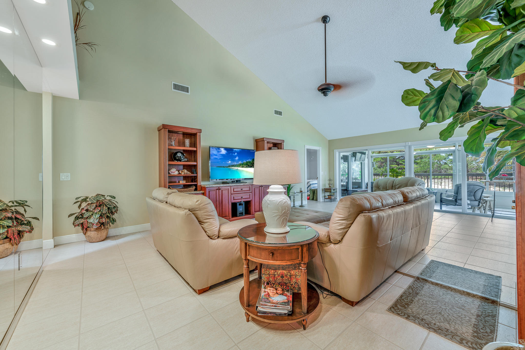 323 Ridge Road Jupiter, FL 33477 - Photo 3 of 44 Living Room